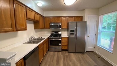 8717 Castlerock Ct in Laurel, MD - Building Photo - Building Photo