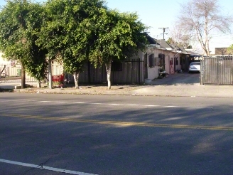 8441 S Main St in Los Angeles, CA - Foto de edificio