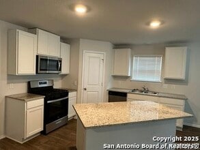 918 Andean Emerald in San Antonio, TX - Building Photo - Building Photo