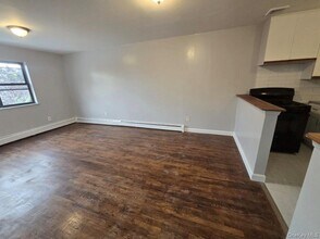 106-12 156th St in Queens, NY - Building Photo - Building Photo