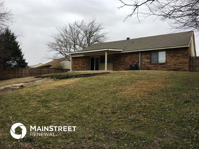 508 Nora Ln in Desoto, TX - Foto de edificio - Building Photo