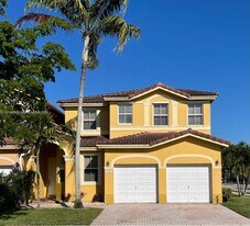 11413 SW 137th Passage in Miami, FL - Building Photo