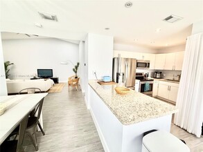 1514 N 15th Terrace in Hollywood, FL - Building Photo - Building Photo