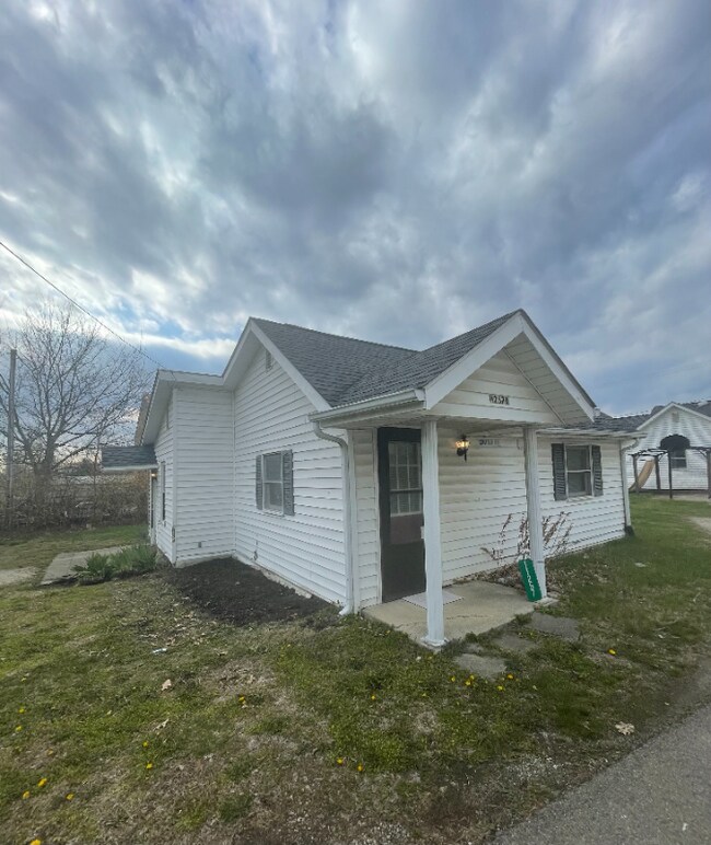 11257 Main St in Stoutsville, OH - Building Photo - Building Photo