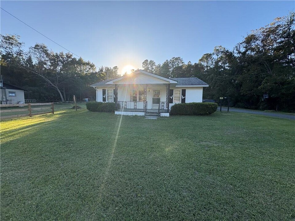 3385 US-82 in Brunswick, GA - Building Photo