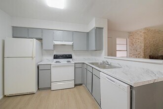 4301 Acropolis Ct in Austin, TX - Building Photo - Building Photo