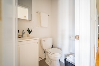2989 N Lawndale Ave, Unit 1 in Chicago, IL - Building Photo - Building Photo