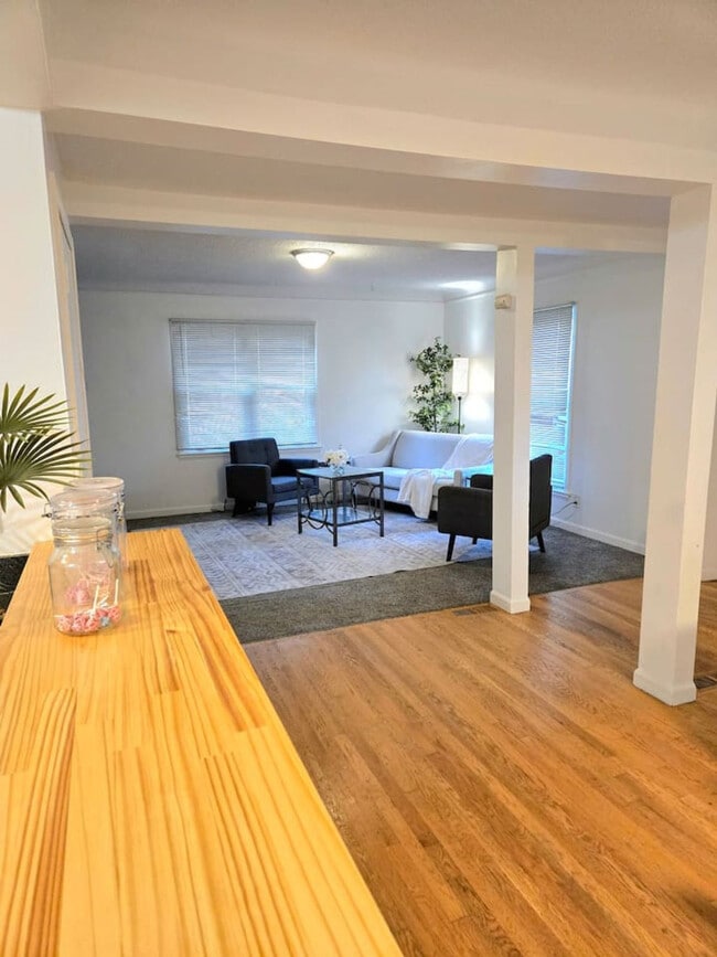 3913 N Thomas Ave in Minneapolis, MN - Building Photo - Building Photo