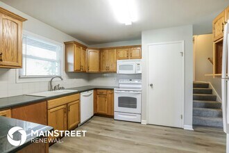 7718 NE 54th St in Kansas City, MO - Foto de edificio - Building Photo