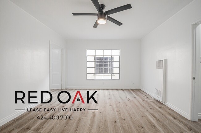 1024 Menlo Ave, Unit 11 in Los Angeles, CA - Foto de edificio - Building Photo