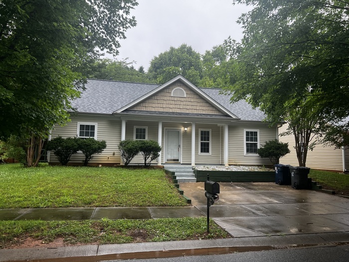 12527 Twelvetrees Ln in Huntersville, NC - Building Photo