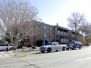 Stone Garden on Birch in Denver, CO - Foto de edificio - Building Photo