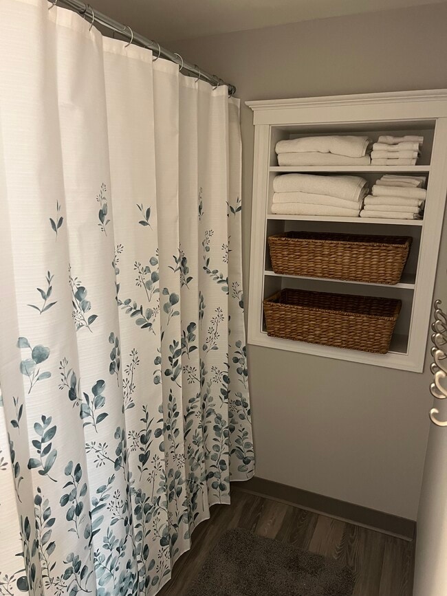 14 1st St, Unit B in Glens Falls, NY - Building Photo - Building Photo