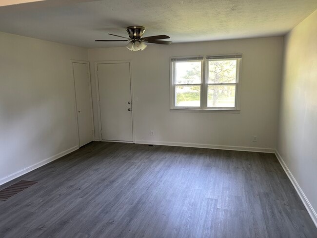 6440 Highway 135 NE, Unit Duplex A in New Salisbury, IN - Foto de edificio - Building Photo