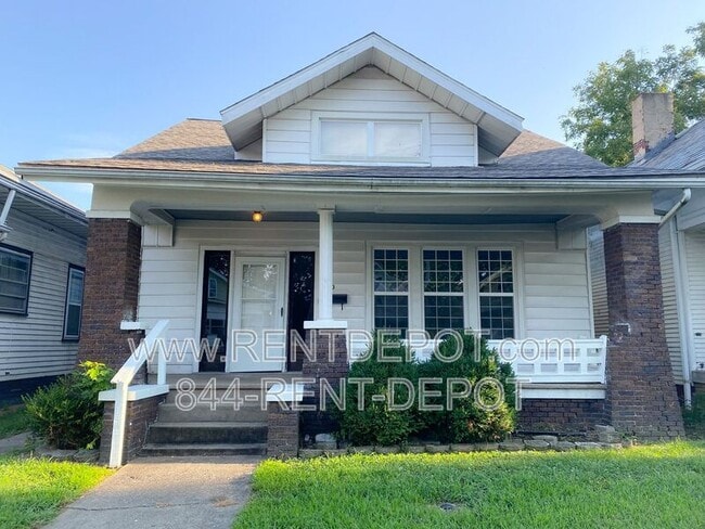 property at 613 E Gum St