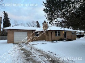 5150 E Brookfield Dr in East Lansing, MI - Building Photo