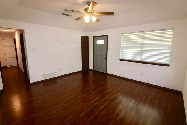 308 W 5th St in Weatherford, TX - Building Photo - Building Photo