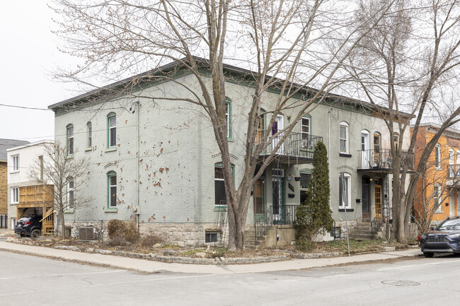 337 Somerset St E in Ottawa, ON - Building Photo - Primary Photo