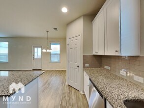 113 Kildeer Pass in Jarrell, TX - Foto de edificio - Building Photo