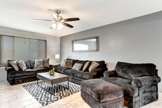 1524 E Broadmor Dr in Tempe, AZ - Building Photo - Building Photo