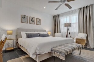 810 S Surf Rd in Hollywood, FL - Building Photo