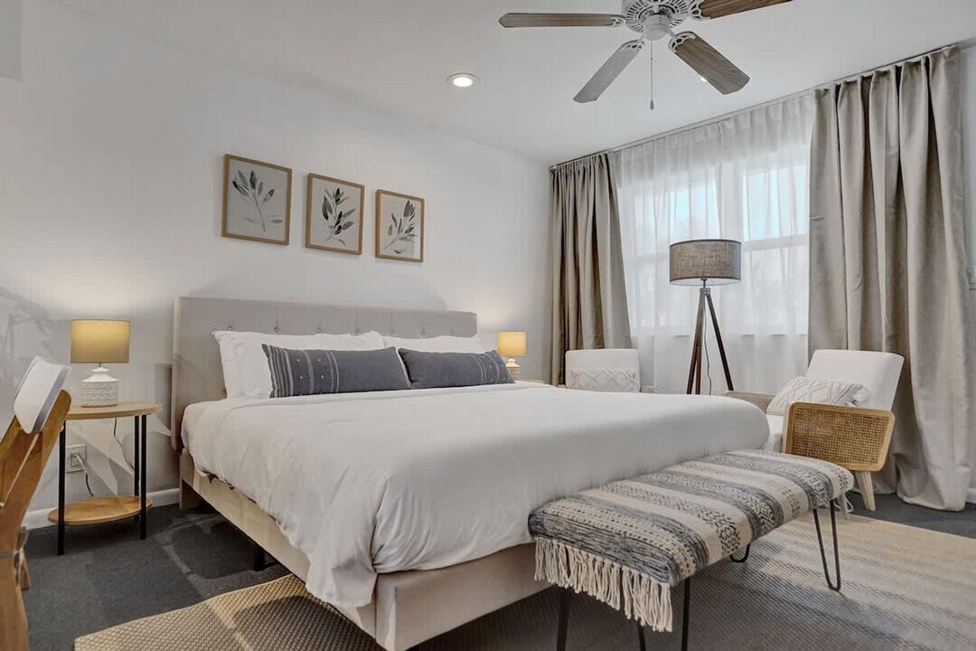 810 S Surf Rd in Hollywood, FL - Building Photo
