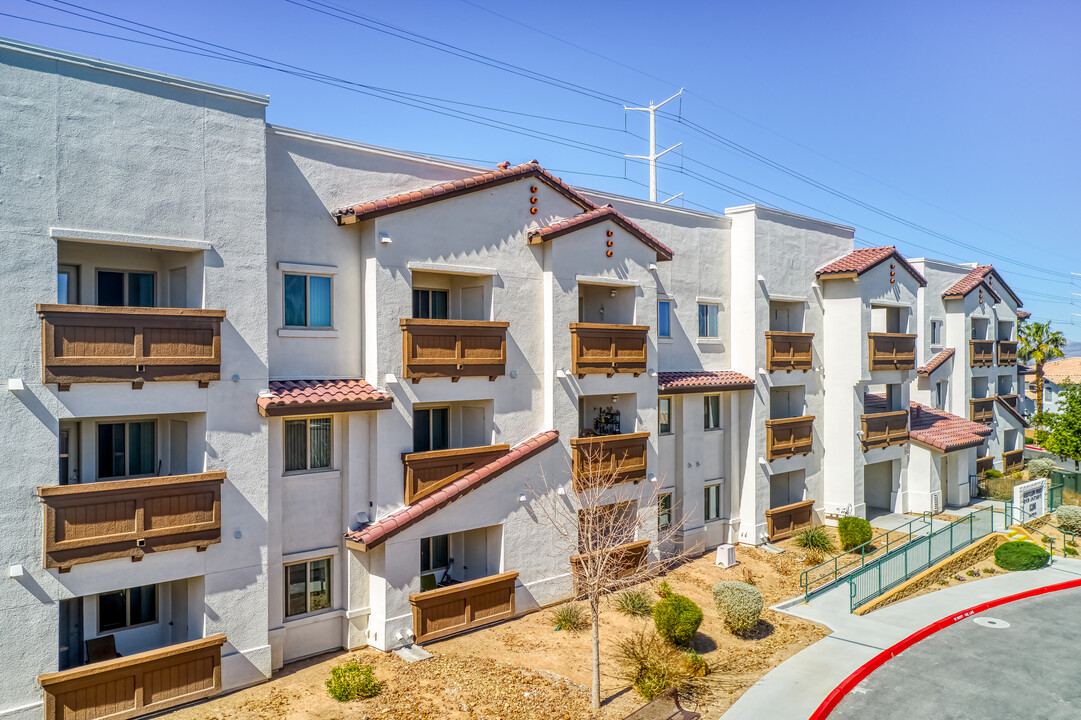 8286 Silver Sky Dr in Las Vegas, NV - Foto de edificio