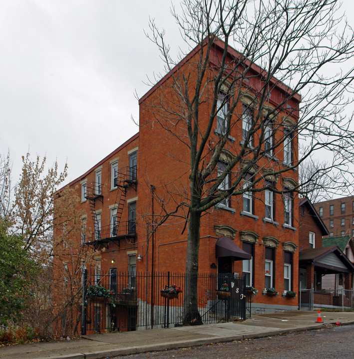 547 Channing St in Cincinnati, OH - Foto de edificio