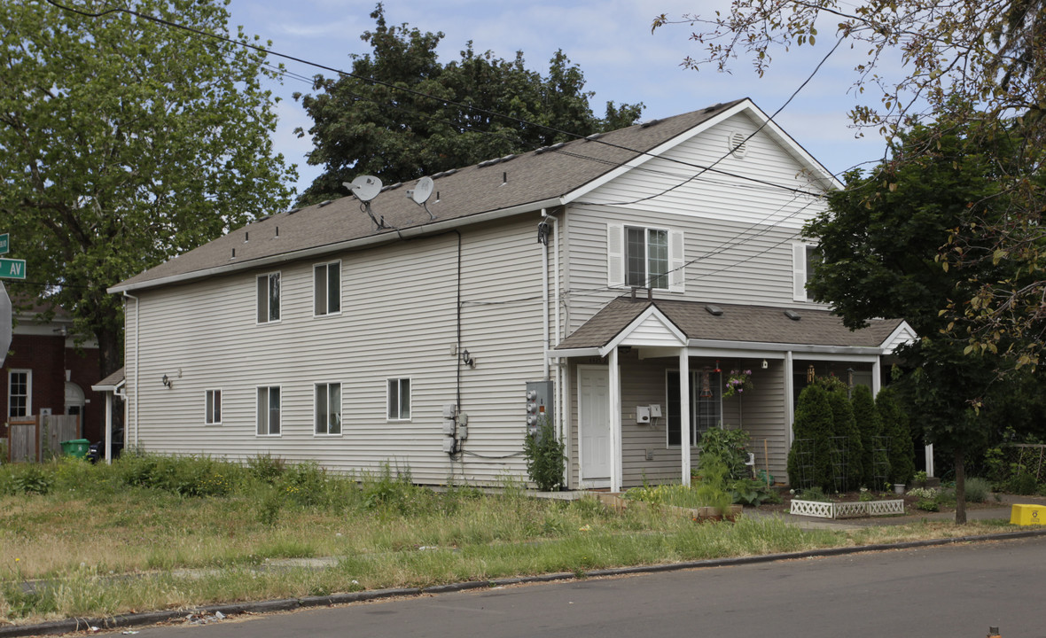 4425 SE 65th Ave in Portland, OR - Building Photo