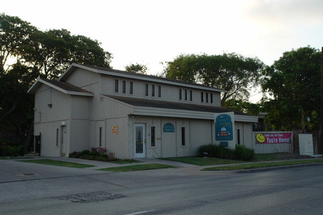 The Fountains Apartments in Corpus Christi, TX - Building Photo - Building Photo