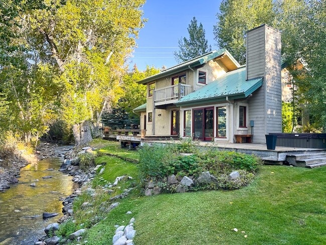 property at 233 Timberline Rd