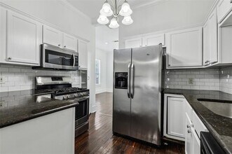 820 W 10th St in Dallas, TX - Building Photo - Building Photo