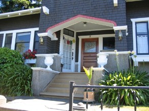 Parkhearst Estate in Petaluma, CA - Building Photo - Building Photo