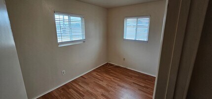 1621 Sims St in Ridgecrest, CA - Foto de edificio - Building Photo