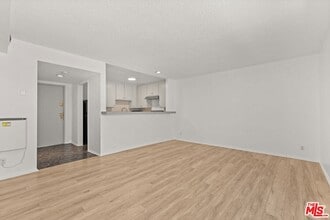 8148 Redlands St, Unit 3 in Los Angeles, CA - Building Photo - Building Photo