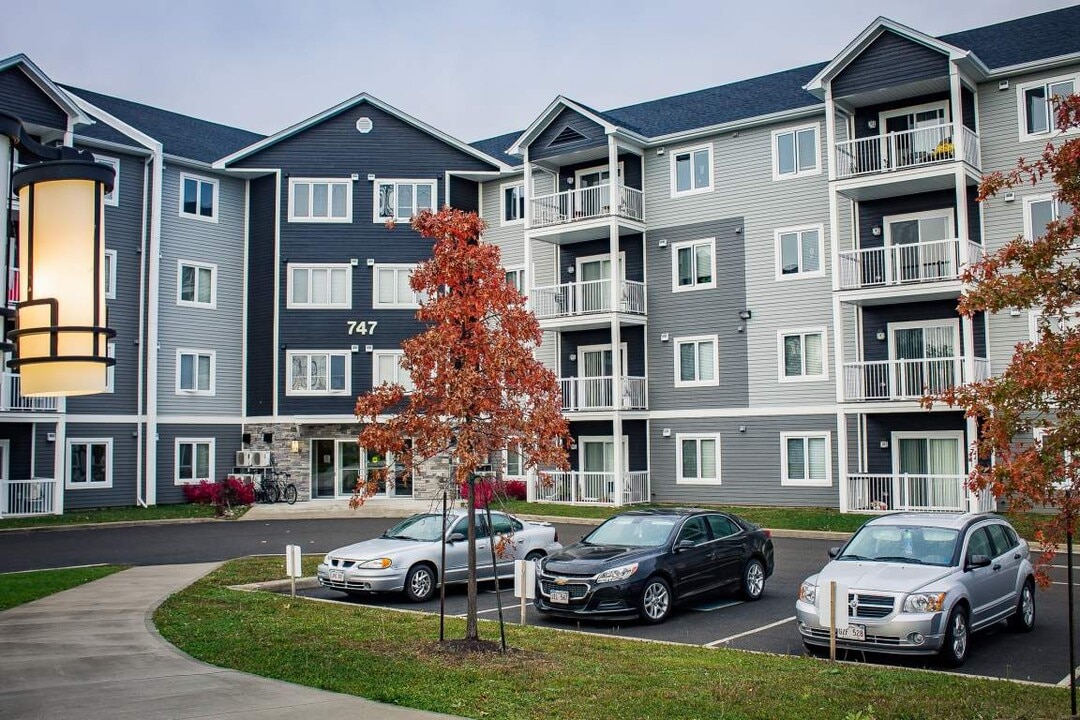 747 Coverdale Road in Riverview, NB - Building Photo