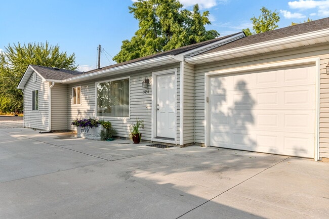 property at 9954 W Utahna Rd