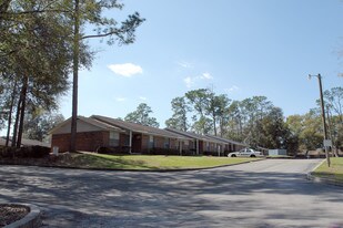 Hilltop Manor Apartments in Ocala, FL - Building Photo