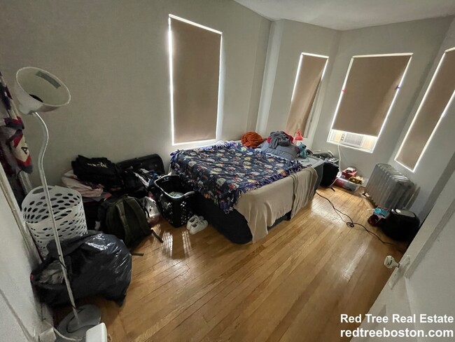 property at 39 Hemenway St
