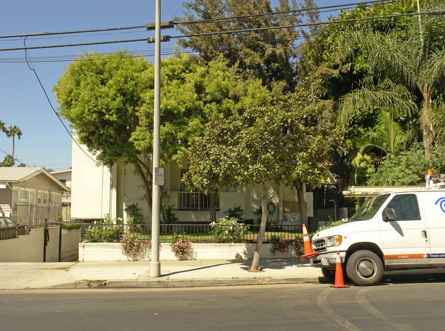 1325 N Fuller Ave in Los Angeles, CA - Building Photo - Building Photo