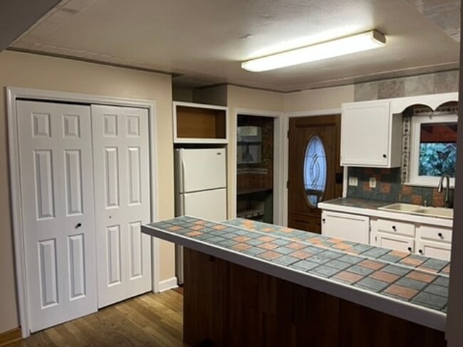 property at 1087 Park Rd