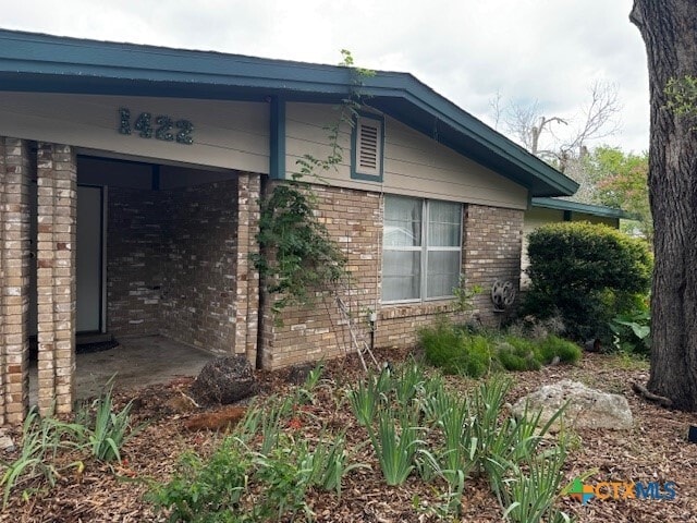 property at 1422 Mockingbird Ln