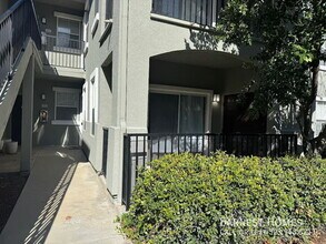 20000 Plum Canyon Rd in Santa Clarita, CA - Foto de edificio - Building Photo