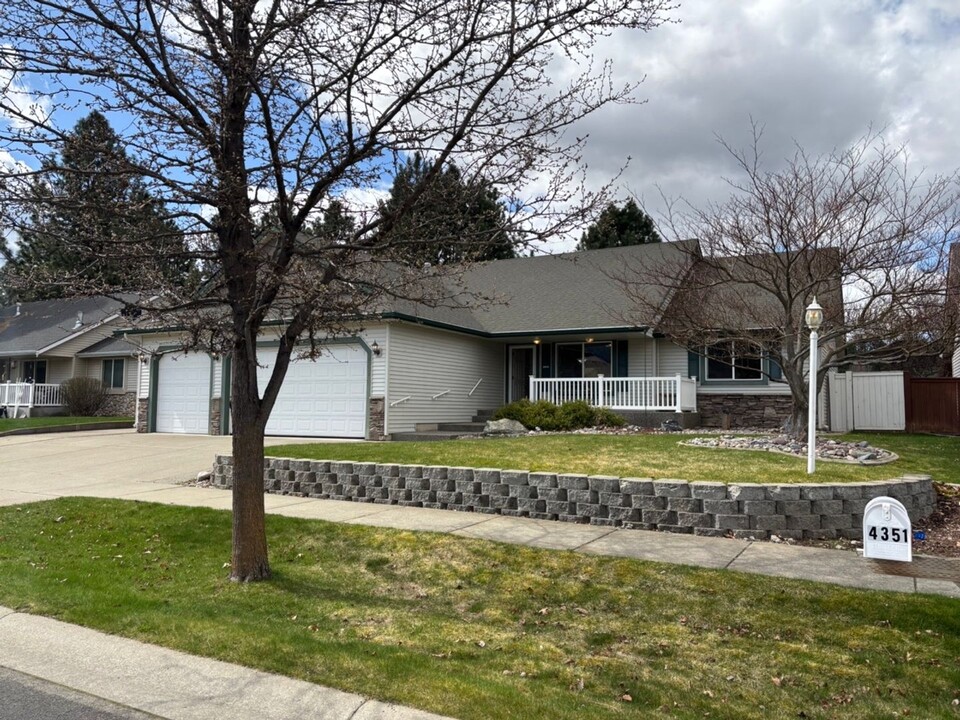 4351 N Echo Glenn Ln in Coeur d'Alene, ID - Building Photo
