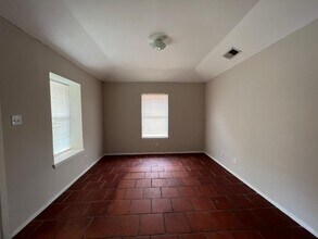 6905 Sun Dr in Pharr, TX - Foto de edificio - Building Photo