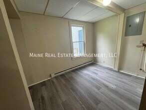 38 Academy St in Hartland, ME - Building Photo - Building Photo