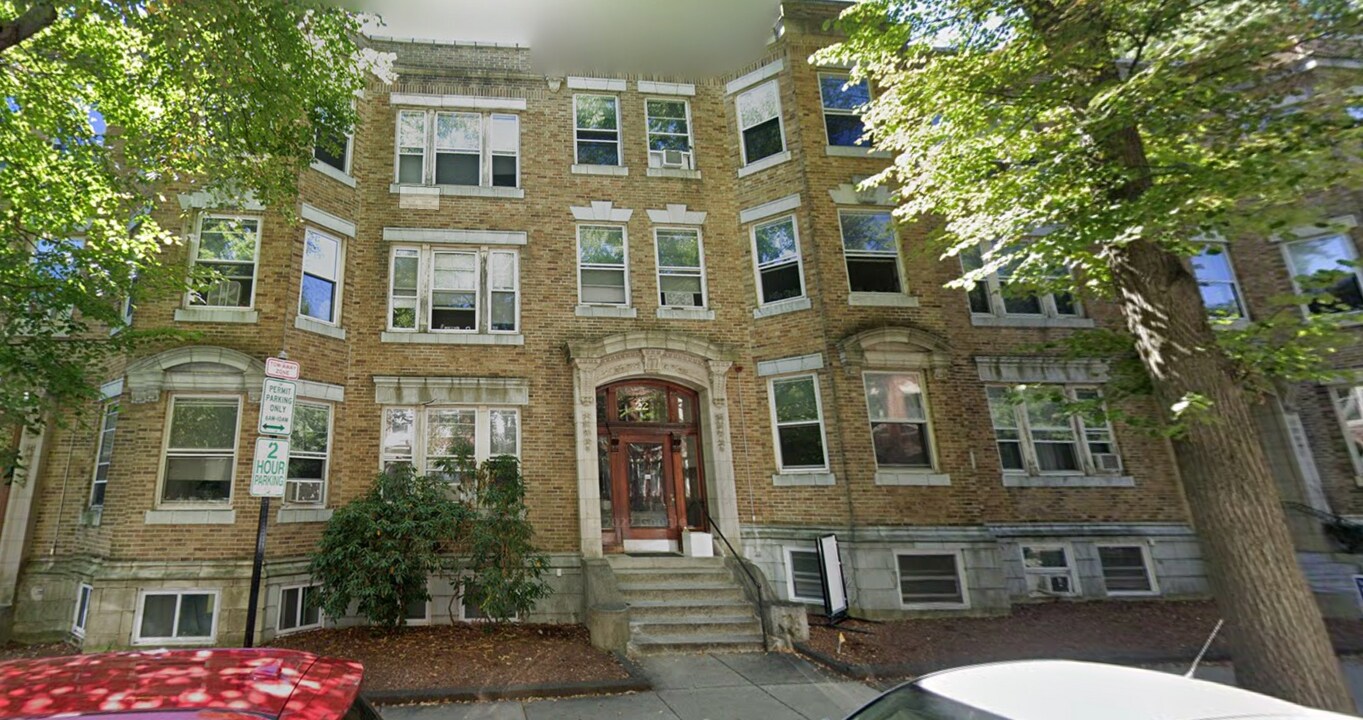 24 Euston St, Unit 6 in Brookline, MA - Building Photo