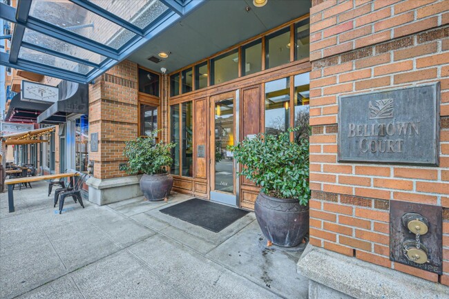 2414 1st Ave, Unit 719 in Seattle, WA - Building Photo - Building Photo