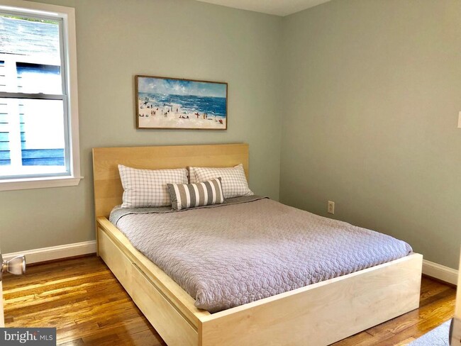 property at 22 E Reed Ave