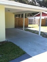 5420 23rd St Ct W in Bradenton, FL - Building Photo - Building Photo
